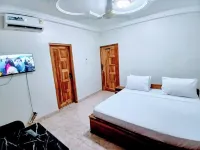 マドラ ロッジ のホテル