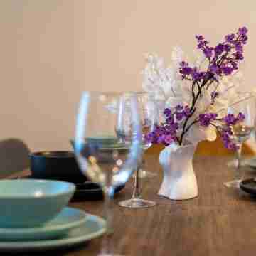 The Plateau Haven - Premium Location Dining/Meeting Rooms