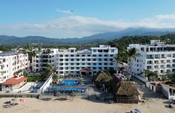 託雷布蘭卡海灘酒店和套房瓜亞比託斯 - 含早餐和午餐