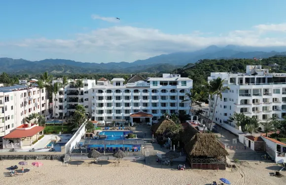 託雷布蘭卡海灘酒店和套房瓜亞比託斯 - 含早餐和午餐