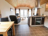 Oak Lodge - 5-Star