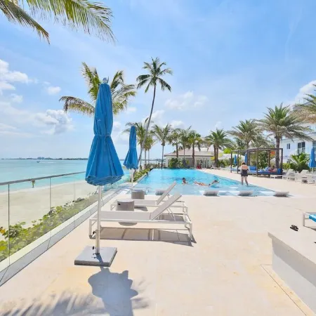 Luxury condo with a beachy Bahamian twist!
