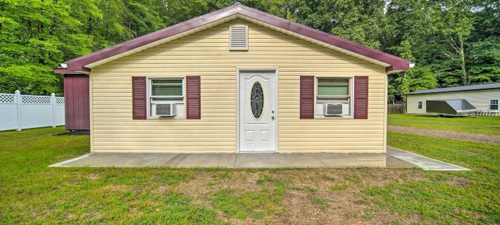 Jamestown Retreat w/ Hot Tub - Walk to Lake! Hotels in Crawford  County