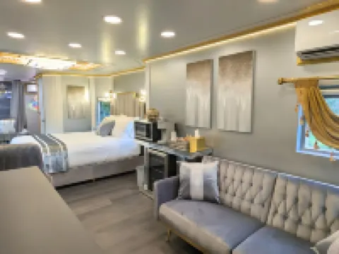 Olympic Railway Inn Hotels in Sequim