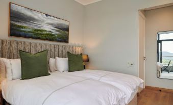 When Away - Luxury 2 Bedroom In Menlyn Maine 110m