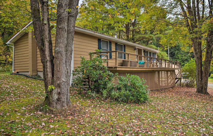 Great Valley Home w/ on-Site Pond, 7 Mi to Skiing!