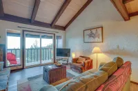 5 Mi to Lake Tahoe: Stateline Townhome