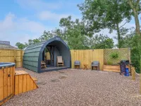 Heron Pod Hotels in Oswestry