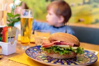 Albergo Dimaro Wellness Hotel Hôtels à : Commezzadura