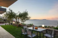 Pietra di Mare Hotels in Petres