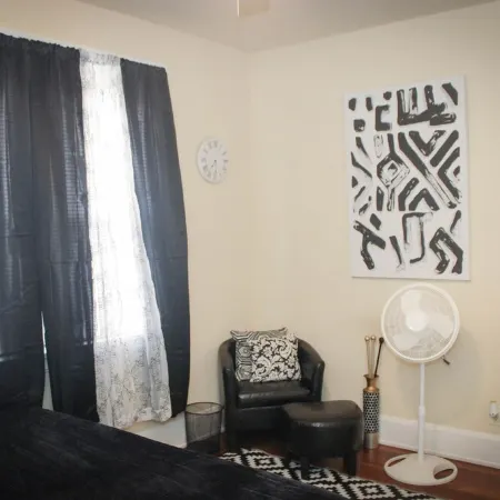 Modern Cozy Getaway 6 Miles from Downtown, Cincinnati