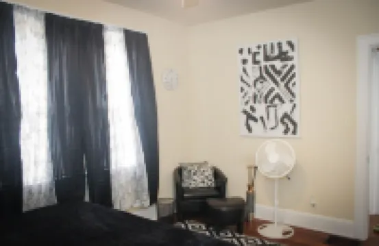 Modern Cozy Getaway 6 Miles from Downtown, Cincinnati