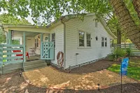 The Blue Crab Cottage - 3 Blocks from the Beach!