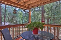 Updated Strawberry Family Cabin w/ 2 Private Decks - 3-Star