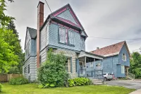Sault Ste Marie Historic Home, Walk to Town! -  Privatzimmer