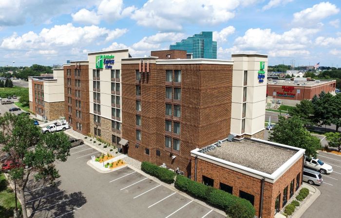 Holiday Inn Express & Suites BLOOMINGTON - MPLS ARPT AREA W by IHG