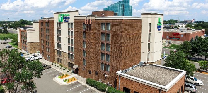 ホリデイ イン エクスプレス & スイーツ ブルーミントン - MPLS アープト エリア W by IHG ミネアポリスのホテル