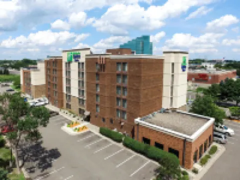 Holiday Inn Express & Suites BLOOMINGTON - MPLS ARPT AREA W by IHG Hotels in Minneapolis