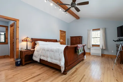 Spacious 5-bedroom chalet with AC and WiFi in charming Chester Hotel a Chester