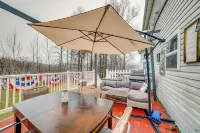 Pet-Friendly Apollo Home w/ Furnished Deck!
