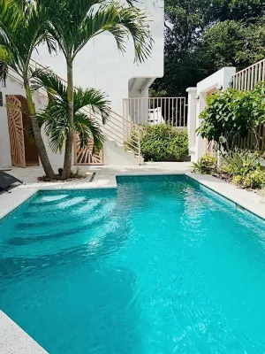 Tranquil Beachside Retreat with Private Pool in Garabito - 2-Star