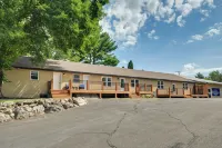 Chippewa Falls Getaway w/ Community Lake Access! - 3-Star