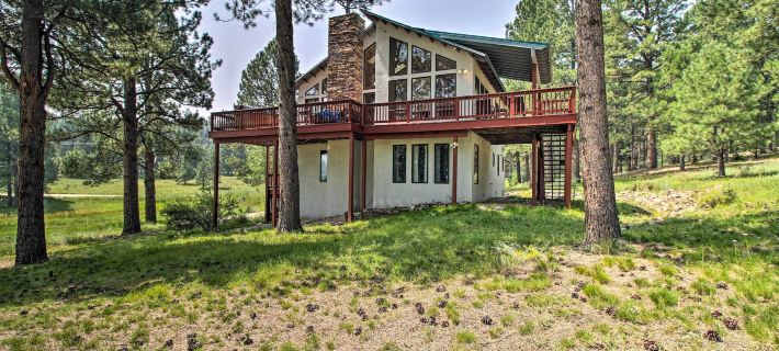 Angel Fire Escape w/ Mtn Views - 2 Mi to Gondola! Hotels in Angel Fire