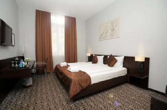 The Atrium Hotel Отели рядом с достопримечательностью «Цайль»