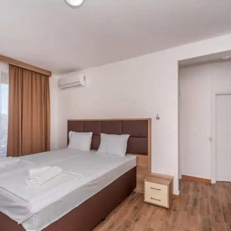 Hotel Pharos