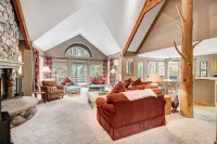 Beautiful 5Br Home at the Ranch - Kids Ski Free! Condo