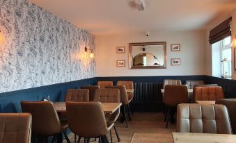 Campsite - the Ring Pub Glamping Pods