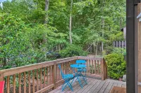 Stylish Durham Townhome < 5 Mi to Downtown!