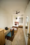 CABINSTAY AIRPORT THEHUBZ - Hosteller