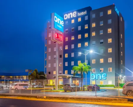 蒙特雷機場一號酒店 阿波達卡酒店