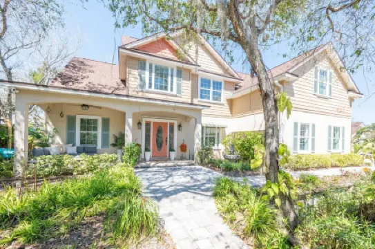 7Bd/5BA, Heated Pool @ the Beach! Game Garage, Mini Golf, & More! 10Min to DT