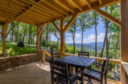Game Room, Hot Tub, Scenic Deck and Views - Gorgeous Mountain Haven