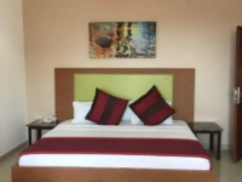 Da Highest Lounge Bar & Restaurant Hotels in Kasoa
