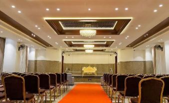 Patel Comforts Inn & Suites