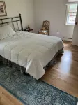 Spacious 4 BR Home, Steps to Lagoon, Minutes to Downtown Oak Bluffs and Beaches!