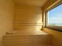 Luxurious Villa Möwengeflüster - 220sqm apartment for max. 8 guests + sauna by the lake Hotel a Pouch