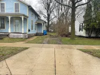 Hillsdale Cottage: Just a Short Walk to Hillsdale College! Across from Handmade