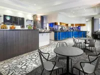 Doubletree by Hilton Dartford Bridge - Bar