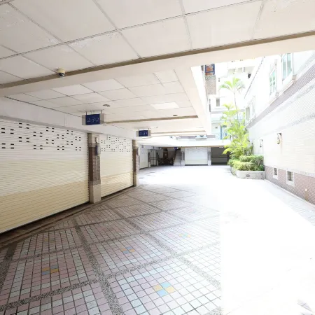 Royal Group Motel Tainan Branch Отели рядом с достопримечательностью «Старая улица Аньпин»