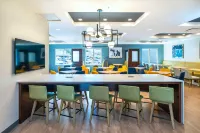 Comfort Suites