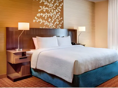 Fairfield Inn & Suites Houston North/Spring 鄰近The Woodlands Farmers Market的酒店