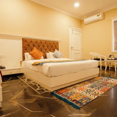 Tripli Hotels White Manor 카르니 마타 주변 호텔