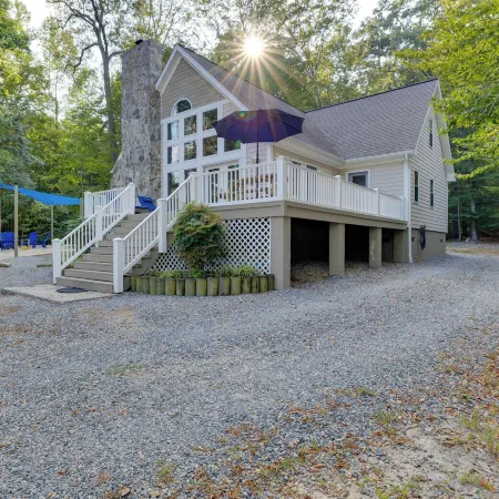 Waterfront Hartfield Vacation Rental w/ Dock!