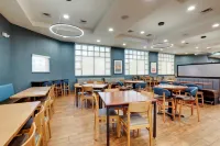 Drury Inn & Suites Dayton North - breakfast