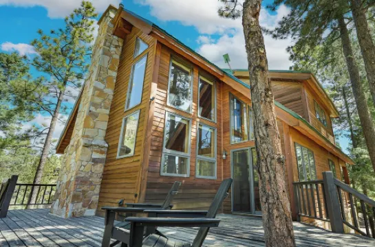 Modern 3BR Alpine Cabin, Mtn Views, Deck, Nearby Lakes and Purgatory Skiing