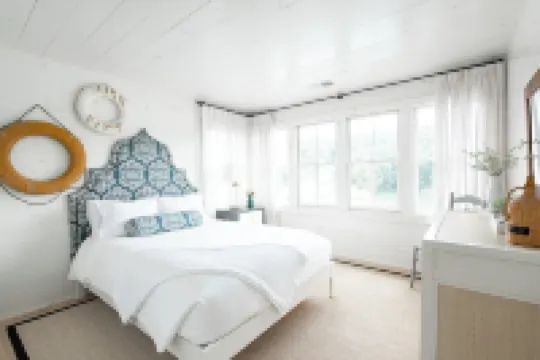 Water's Edge, Gated Community, Private Dock with Toys, Community Pool, Hot Tub